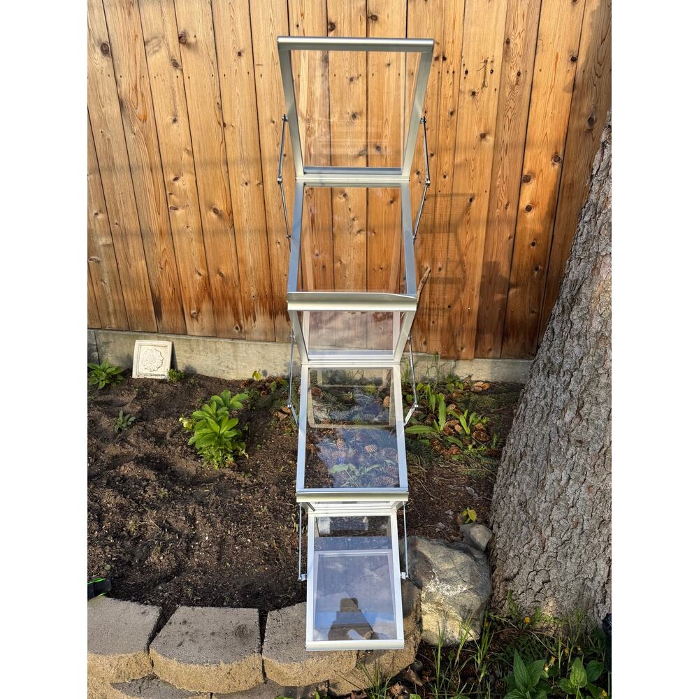 Vintage Folding Aluminum Magazine Display Stand, 4 Tier, Rack or Plant Stand - Picture 4 of 8